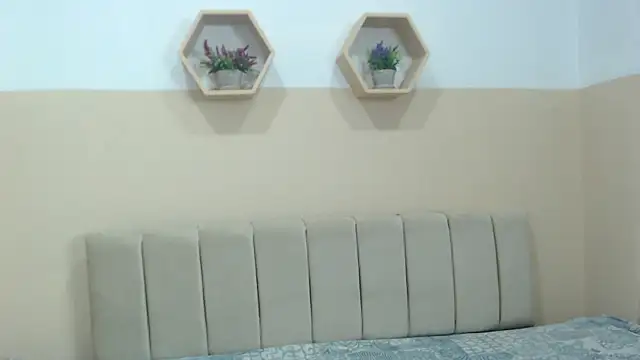 Snapshot of Charlothe_7 chatting on 04/17/26, 03:48 Charlothe 7 online show from 04/17/26, 03:48