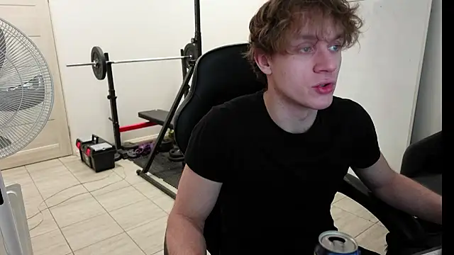 Snapshot of Charles_Dreams chatting on 12/14/25, 03:06 Charles Dreams online show from 12/14/25, 03:06