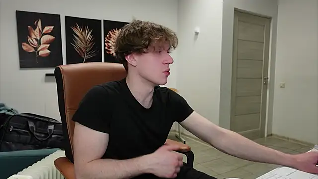 Snapshot of Charles_Dreams chatting on 03/05/26, 08:49 Charles Dreams online show from 03/05/26, 08:49