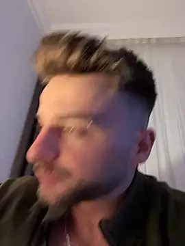 Snapshot of atesturky chatting on 11/28/25, 12:57 atesturky online show from 11/28/25, 12:57