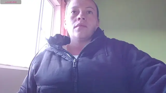 Snapshot of Rouse_hot_ chatting on 06/20/26, 11:24 Rouse hot online show from 06/20/26, 11:24