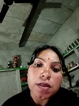 Snapshot of Jankisinghji chatting on 11/27/25, 01:35 Jankisinghji online show from 11/27/25, 01:35