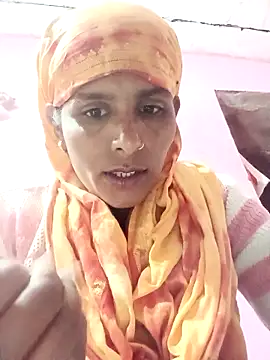 Snapshot of Pirvesh_singh chatting on 12/18/25, 10:27 Pirvesh singh online show from 12/18/25, 10:27