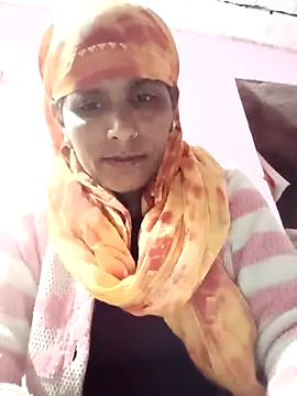 Snapshot of Pirvesh_singh chatting on 12/19/25, 04:47 Pirvesh singh online show from 12/19/25, 04:47