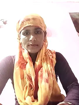 Snapshot of Pirvesh_singh chatting on 12/22/25, 04:42 Pirvesh singh online show from 12/22/25, 04:42