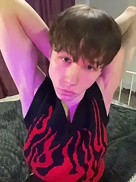 Slay-cute-boy online show from 11/14/25, 04:11