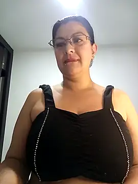 CelesteAlvarez1989 online show from 04/15/26, 06:31