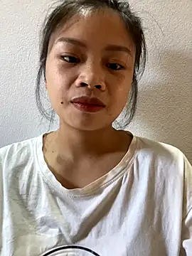 sara-xx online show from 11/26/25, 08:04