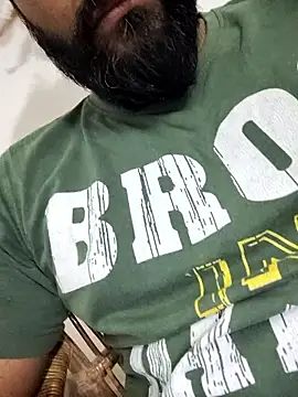 Snapshot of frolicme456 chatting on 01/11/26, 12:21 frolicme456 online show from 01/11/26, 12:21