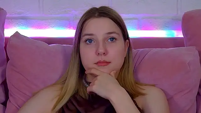 TinnaBurton online show from 04/28/26, 02:27