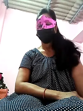 Snapshot of Nisha__19 chatting on 11/29/25, 03:48 Nisha 19 online show from 11/29/25, 03:48