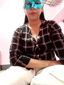 Snapshot of Nisha__19 chatting on 11/30/25, 03:38 Nisha 19 online show from 11/30/25, 03:38