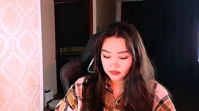 Snapshot of Emma_Uilson chatting on 12/01/25, 02:27 Emma Uilson online show from 12/01/25, 02:27