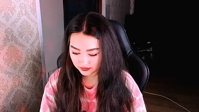 Snapshot of Emma_Uilson chatting on 03/02/26, 02:02 Emma Uilson online show from 03/02/26, 02:02