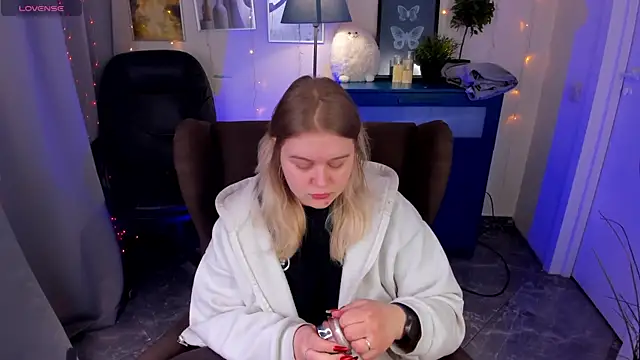 LouiseMous online show from 02/04/26, 08:03