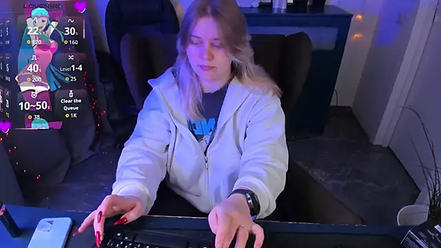 LouiseMous online show from 02/06/26, 08:23