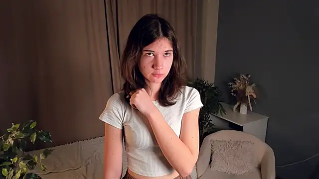 Snapshot of MarilynMun chatting on 11/25/25, 02:22 MarilynMun online show from 11/25/25, 02:22