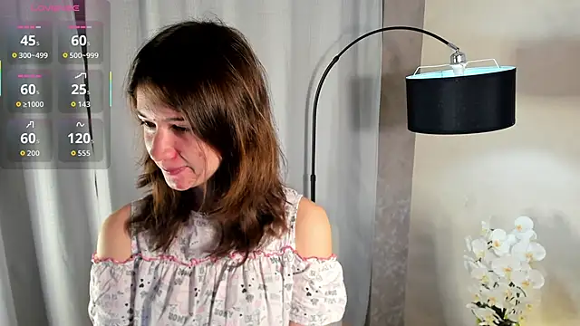 Snapshot of MarilynMun chatting on 12/15/25, 02:16 MarilynMun online show from 12/15/25, 02:16