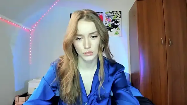 Snapshot of tinyglow chatting on 12/05/25, 08:27 tinyglow online show from 12/05/25, 08:27