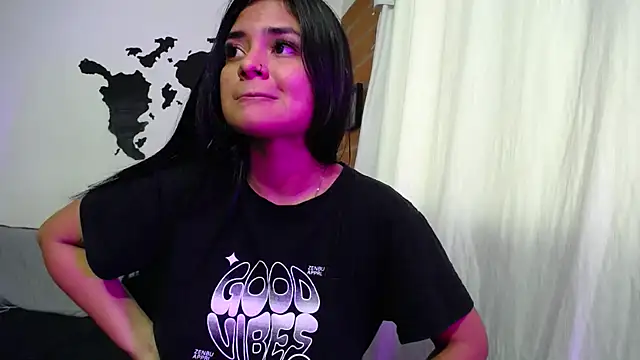 Snapshot of lizmy chatting on 01/06/26, 09:29 lizmy online show from 01/06/26, 09:29