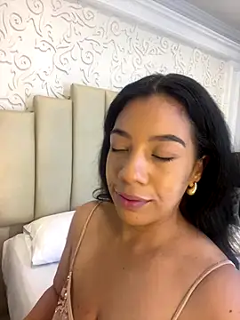 Snapshot of IvannaClaire chatting on 12/15/25, 02:10 IvannaClaire online show from 12/15/25, 02:10