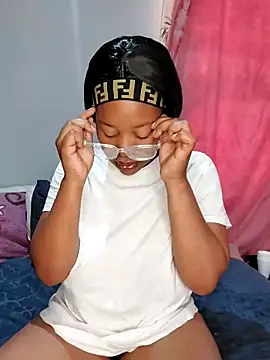 Snapshot of Naive618 chatting on 11/19/25, 10:48 Naive618 online show from 11/19/25, 10:48