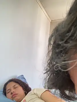 Snapshot of EmilyCm chatting on 11/14/25, 06:17 EmilyCm online show from 11/14/25, 06:17