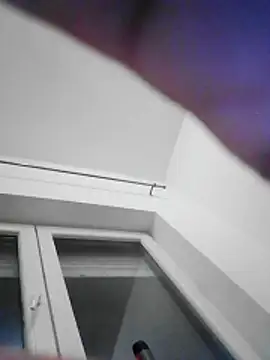 Snapshot of Motosz chatting on 11/18/25, 09:41 Motosz online show from 11/18/25, 09:41