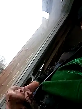 Snapshot of Motosz chatting on 11/25/25, 01:44 Motosz online show from 11/25/25, 01:44