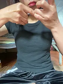 Trangbabylove online show from 06/15/26, 08:05