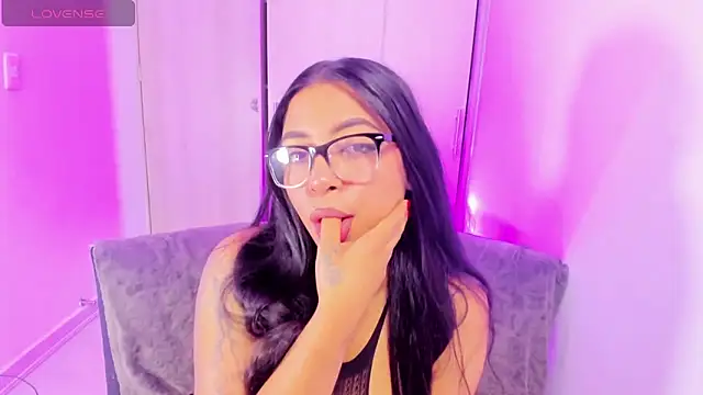 Snapshot of evelisse_ chatting on 04/03/26, 03:26 evelisse online show from 04/03/26, 03:26