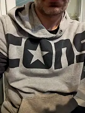 Snapshot of platone09 chatting on 12/14/25, 08:57 platone09 online show from 12/14/25, 08:57