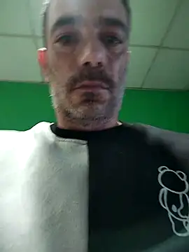 Snapshot of platone09 chatting on 12/19/25, 01:51 platone09 online show from 12/19/25, 01:51