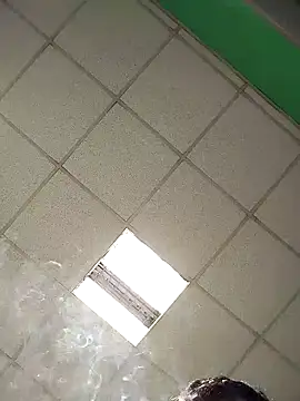 Snapshot of platone09 chatting on 01/15/26, 02:43 platone09 online show from 01/15/26, 02:43