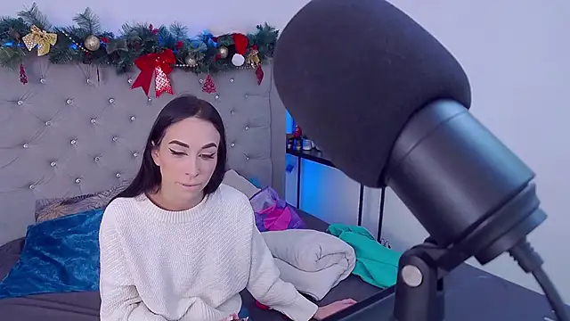 Snapshot of ArielEvans chatting on 01/11/26, 03:33 ArielEvans online show from 01/11/26, 03:33