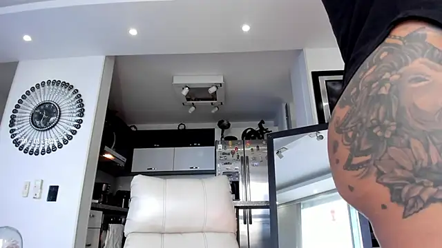 sofiasexhot online show from 03/09/25, 04:33