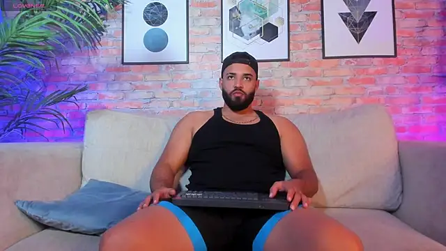 Snapshot of Chris_Varden chatting on 12/03/25, 07:45 Chris Varden online show from 12/03/25, 07:45