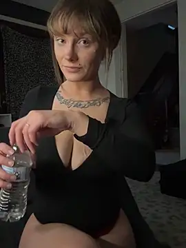 Snapshot of sofrancy chatting on 12/20/25, 10:06 sofrancy online show from 12/20/25, 10:06