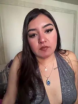 Snapshot of love_queen02 chatting on 11/18/25, 05:28 love queen02 online show from 11/18/25, 05:28