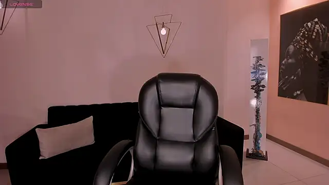 Snapshot of HaileyRoss_ chatting on 06/11/26, 11:58 HaileyRoss online show from 06/11/26, 11:58