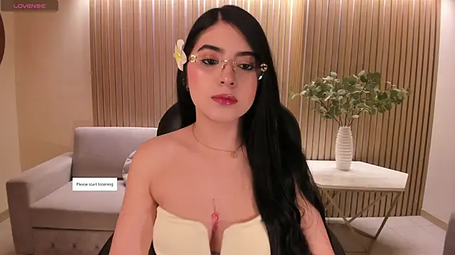 Snapshot of HaileyRoss_ chatting on 06/23/26, 01:58 HaileyRoss online show from 06/23/26, 01:58