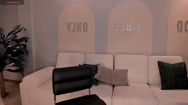 ZaraKafruni online show from 06/14/26, 05:37