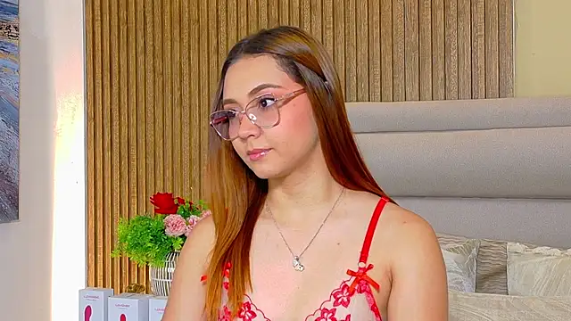 Snapshot of LondraBlush chatting on 07/17/26, 12:45 LondraBlush online show from 07/17/26, 12:45