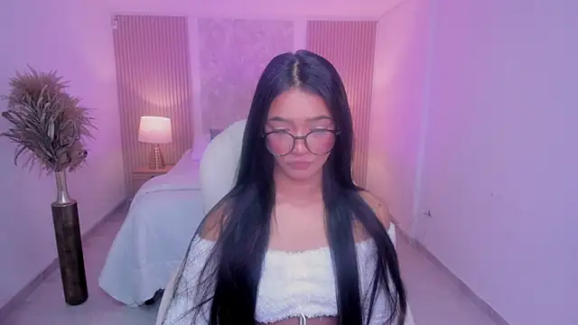 Snapshot of kylie_collins chatting on 05/20/26, 03:24 kylie collins online show from 05/20/26, 03:24
