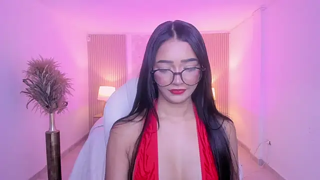 Snapshot of kylie_collins chatting on 05/21/26, 03:24 kylie collins online show from 05/21/26, 03:24