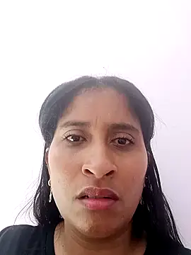 Snapshot of CarolinaNavas33 chatting on 03/25/26, 09:10 CarolinaNavas33 online show from 03/25/26, 09:10