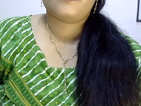 Snapshot of Muskan_Jha chatting on 07/20/26, 01:02 Muskan Jha online show from 07/20/26, 01:02