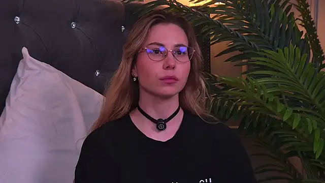 -SaraBlack- online show from 06/14/26, 02:24