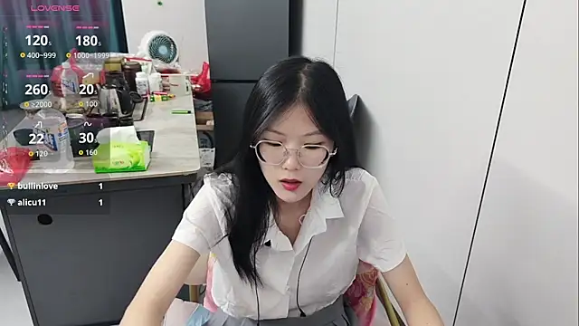 Snapshot of xlin-baby chatting on 05/11/26, 02:23 xlin-baby online show from 05/11/26, 02:23