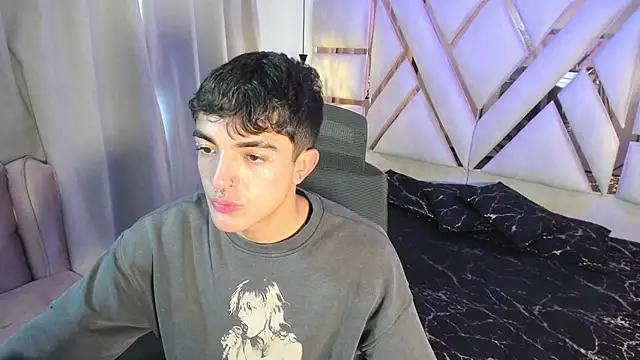 Snapshot of sayronvg chatting on 11/20/25, 11:54 sayronvg online show from 11/20/25, 11:54